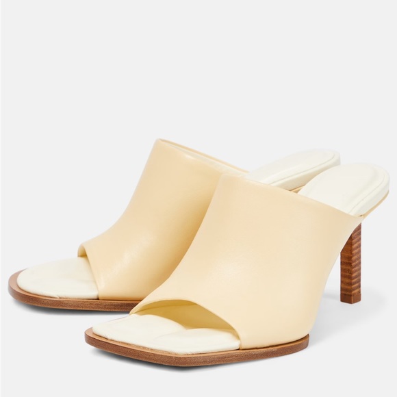 Jacquemus
Les mules rond carré leather mules. NWOT!! Size 40 - Picture 1 of 9